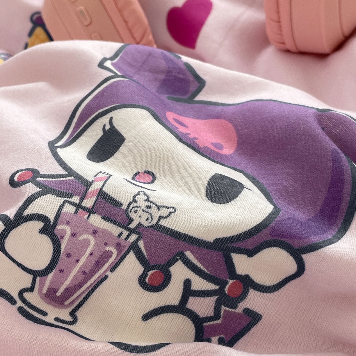 91家纺网 家纺一手货源 找家纺 蓝邻家纺 2025年新款全棉纯棉双层纱三丽鸥刺绣四件套系列 精灵库洛米