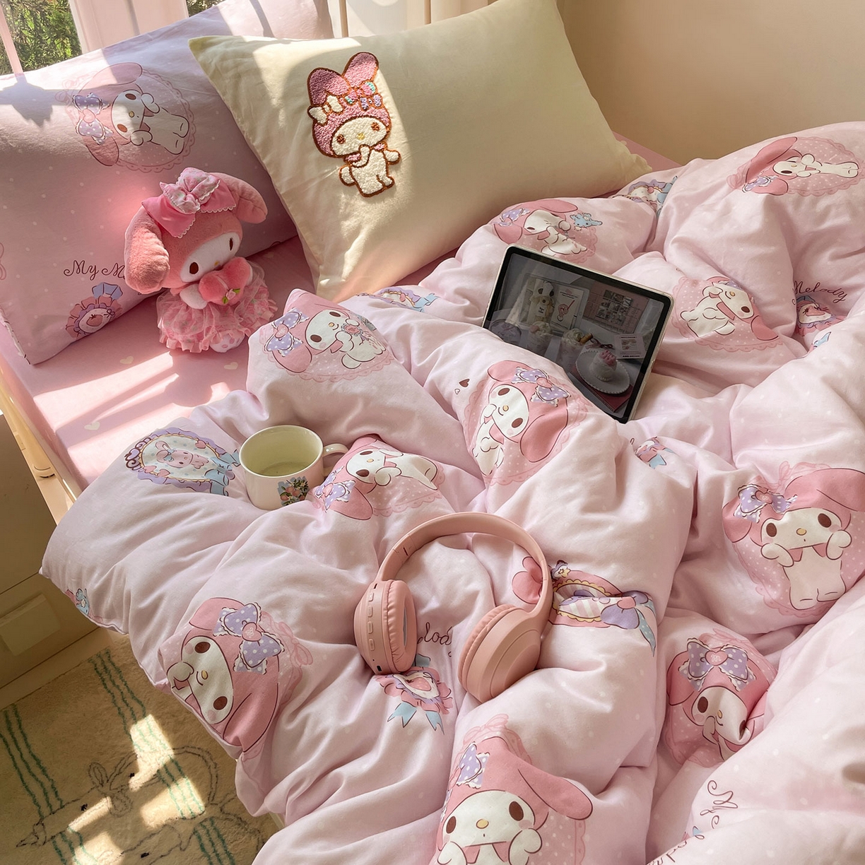 91家纺网 家纺一手货源 找家纺 蓝邻家纺 2025年新款全棉纯棉双层纱三丽鸥刺绣四件套系列 治愈萌主