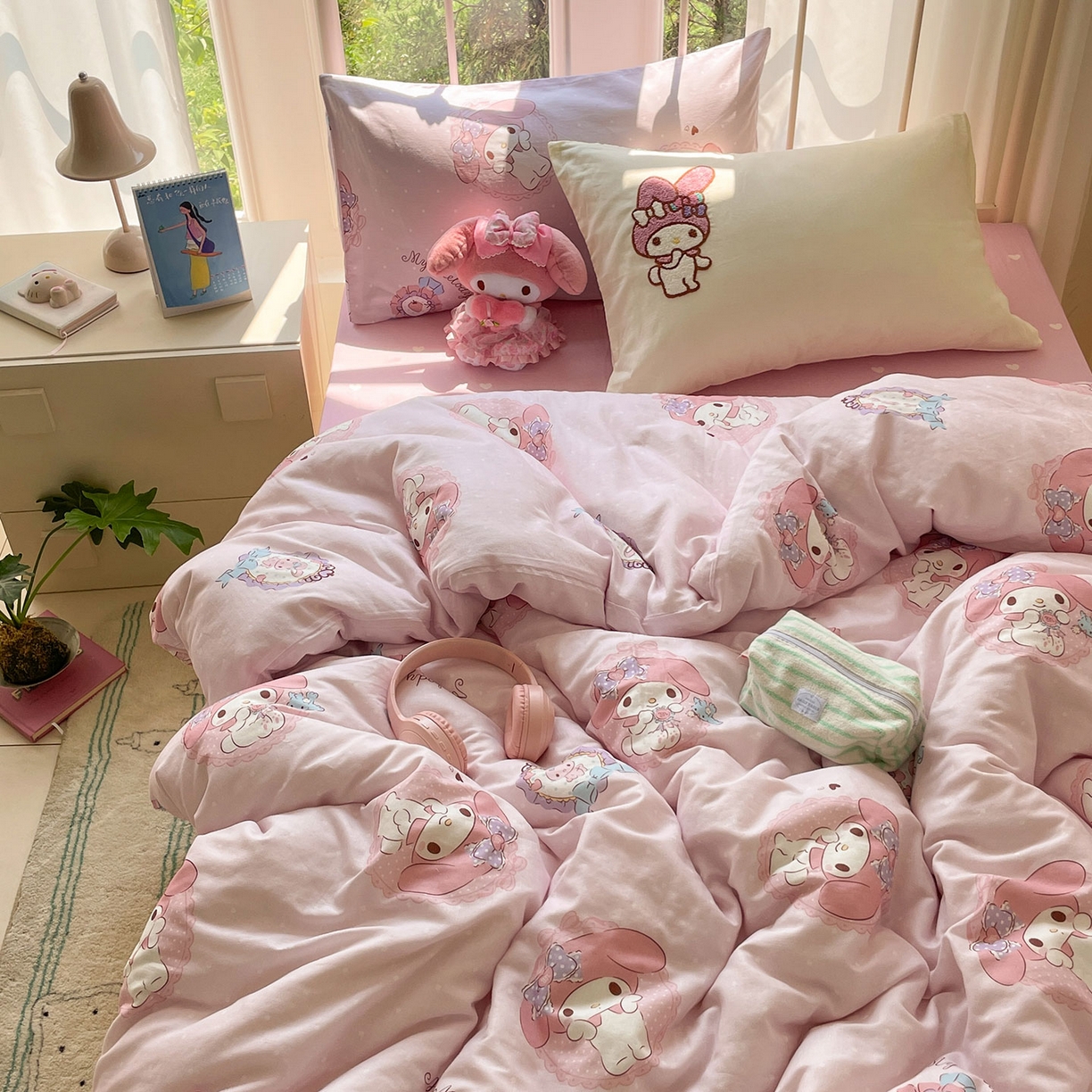 91家纺网 家纺一手货源 找家纺 蓝邻家纺 2025年新款全棉纯棉双层纱三丽鸥刺绣四件套系列 治愈萌主