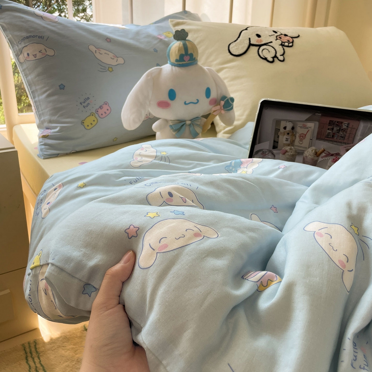 91家纺网 家纺一手货源 找家纺 蓝邻家纺 2025年新款全棉纯棉双层纱三丽鸥刺绣四件套系列 呆萌大耳狗