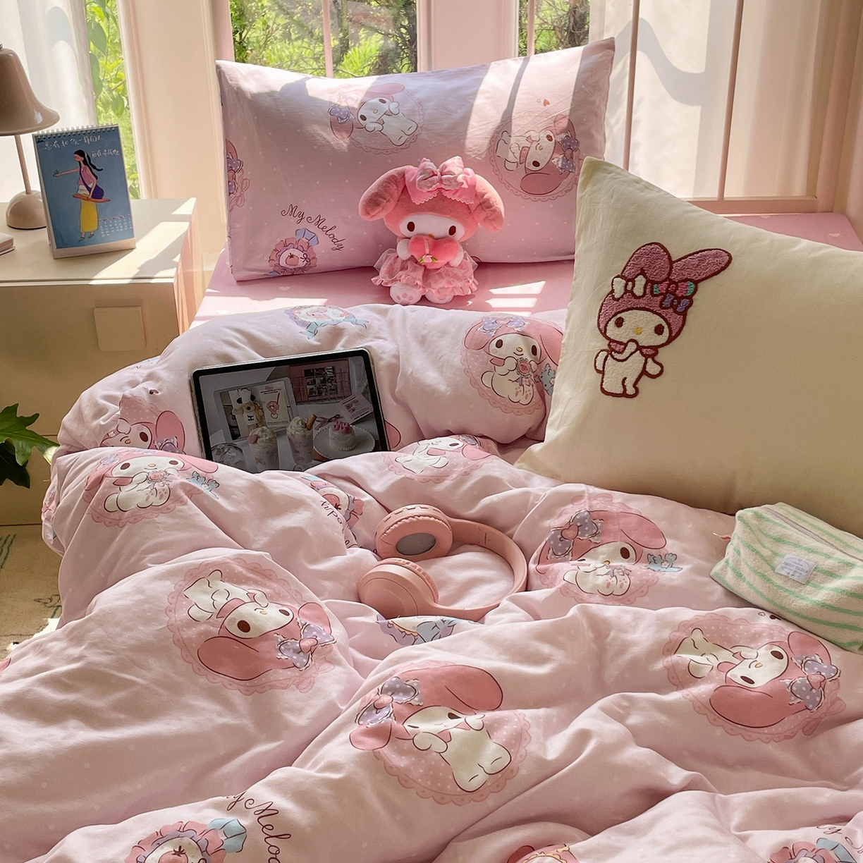 91家纺网 家纺一手货源 找家纺 蓝邻家纺 2025年新款全棉纯棉双层纱三丽鸥刺绣四件套系列 治愈萌主