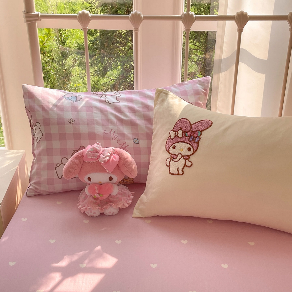 91家纺网 家纺一手货源 找家纺 蓝邻家纺 2025年新款全棉纯棉双层纱三丽鸥刺绣四件套系列 甜美元气