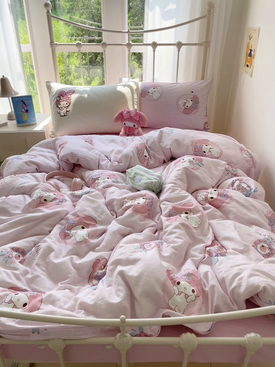 91家纺网 家纺一手货源 找家纺 蓝邻家纺 2025年新款全棉纯棉双层纱三丽鸥刺绣四件套系列 治愈萌主