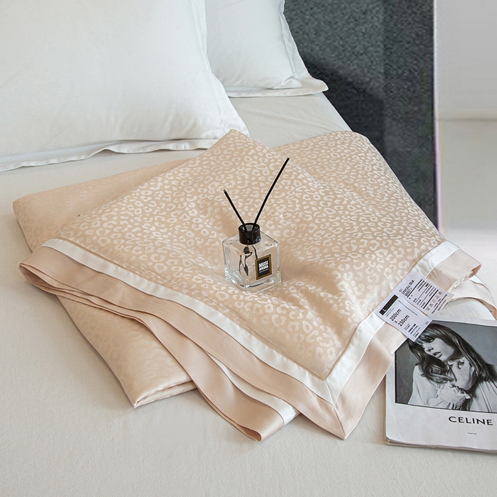 91家纺网 家纺一手货源 找家纺 薇玛仕 2025新款100S兰精天丝豹纹提花可水洗桑蚕丝夏被夏凉被空调被 豹纹-流金