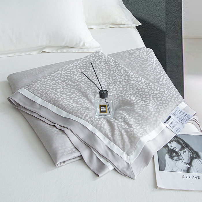 91家纺网 家纺一手货源 找家纺 （总）薇玛仕 2025新款100S兰精天丝豹纹提花可水洗桑蚕丝夏被夏凉被空调被