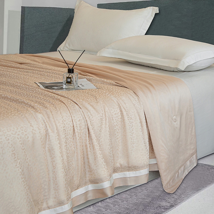 91家纺网 家纺一手货源 找家纺 薇玛仕 2025新款100S兰精天丝豹纹提花可水洗桑蚕丝夏被夏凉被空调被 豹纹-流金