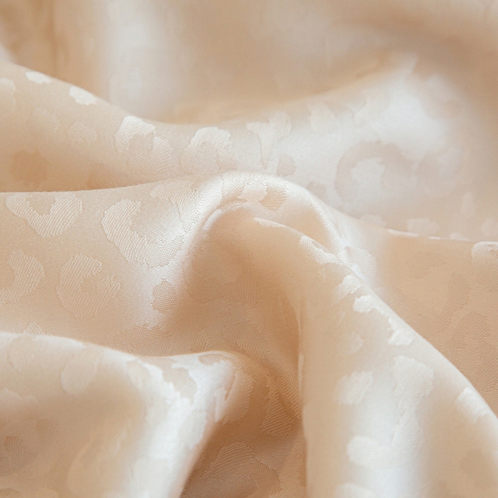 91家纺网 家纺一手货源 找家纺 薇玛仕 2025新款100S兰精天丝豹纹提花可水洗桑蚕丝夏被夏凉被空调被 豹纹-流金