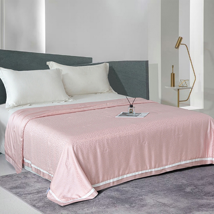 91家纺网 家纺一手货源 找家纺 薇玛仕 2025新款100S兰精天丝豹纹提花可水洗桑蚕丝夏被夏凉被空调被 豹纹-嫩粉