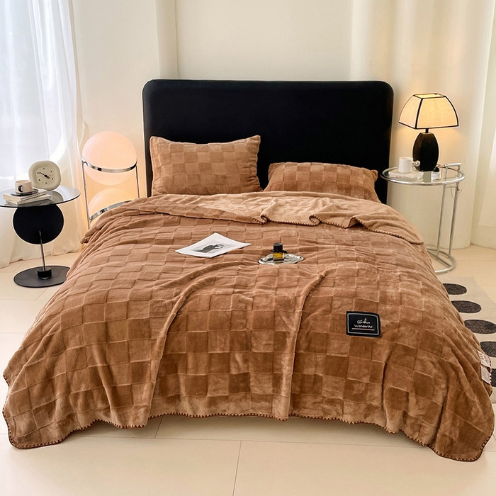 91家纺网 家纺一手货源 找家纺 楼兰公主 2025新款天鹅绒毛毯系列 深咖