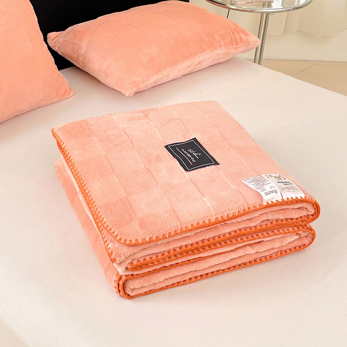 91家纺网 家纺一手货源 找家纺 楼兰公主 2025新款天鹅绒毛毯系列 粉玉