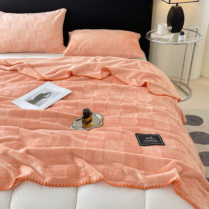 91家纺网 家纺一手货源 找家纺 楼兰公主 2025新款天鹅绒毛毯系列 粉玉