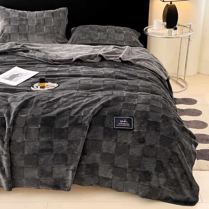 91家纺网 家纺一手货源 找家纺 楼兰公主 2025新款天鹅绒毛毯系列 高级灰