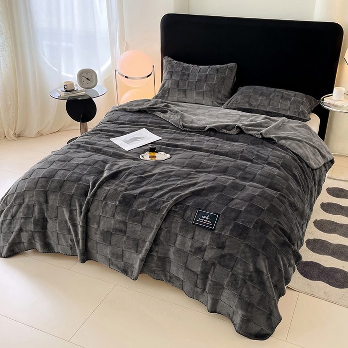 91家纺网 家纺一手货源 找家纺 楼兰公主 2025新款天鹅绒毛毯系列 高级灰