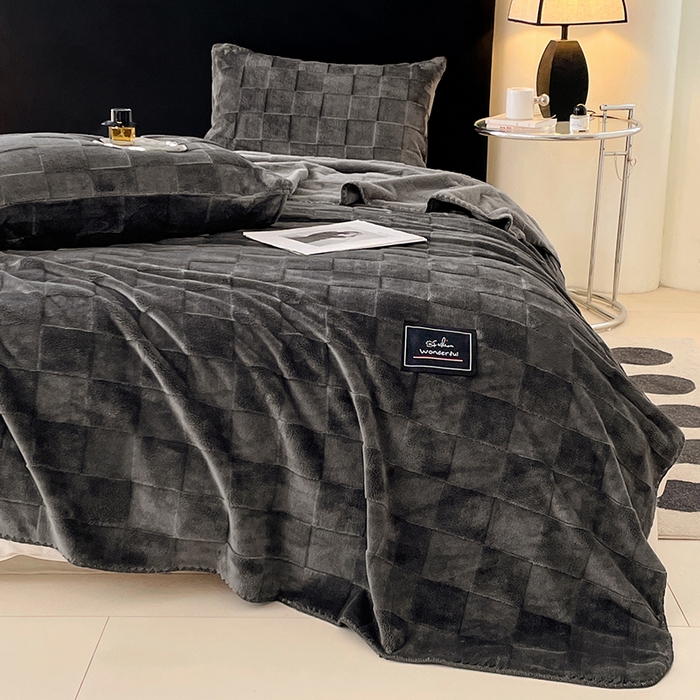 91家纺网 家纺一手货源 找家纺 楼兰公主 2025新款天鹅绒毛毯系列 高级灰