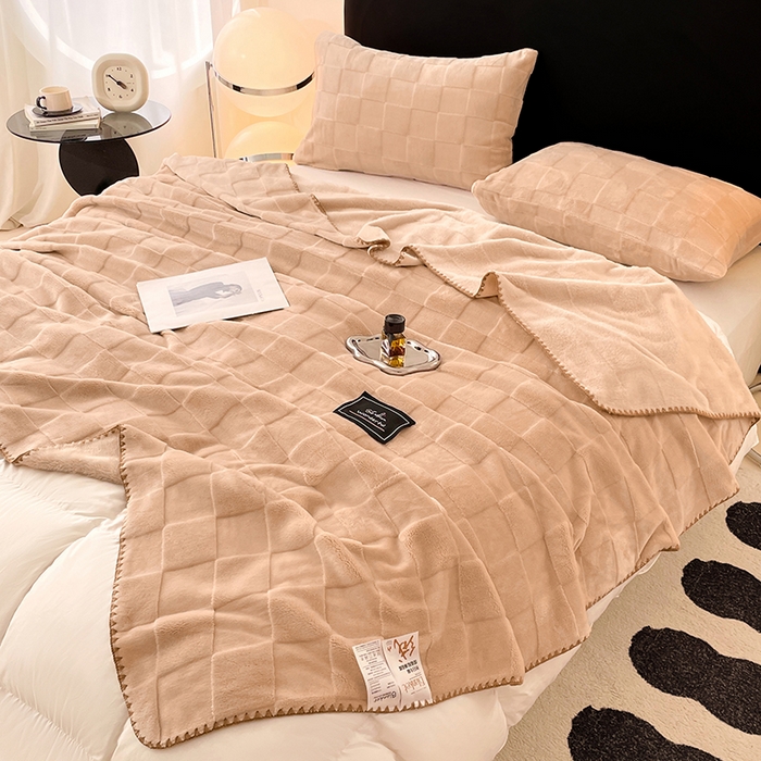 91家纺网 家纺一手货源 找家纺 楼兰公主 2025新款天鹅绒毛毯系列 卡其