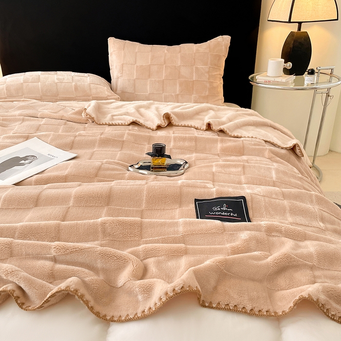 91家纺网 家纺一手货源 找家纺 楼兰公主 2025新款天鹅绒毛毯系列 卡其