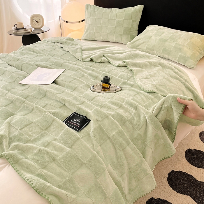 91家纺网 家纺一手货源 找家纺 楼兰公主 2025新款天鹅绒毛毯系列 浅草绿