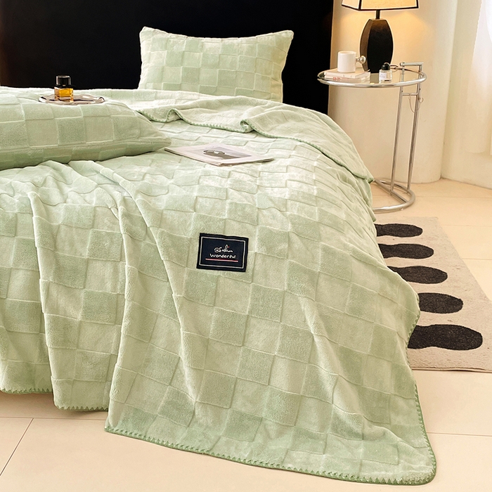 91家纺网 家纺一手货源 找家纺 楼兰公主 2025新款天鹅绒毛毯系列 浅草绿