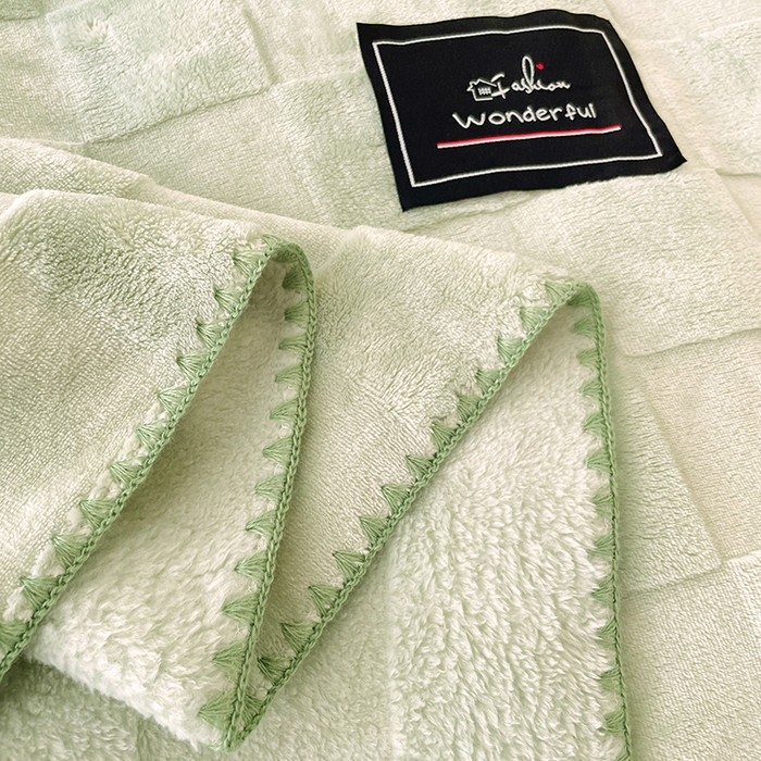 91家纺网 家纺一手货源 找家纺 楼兰公主 2025新款天鹅绒毛毯系列 浅草绿