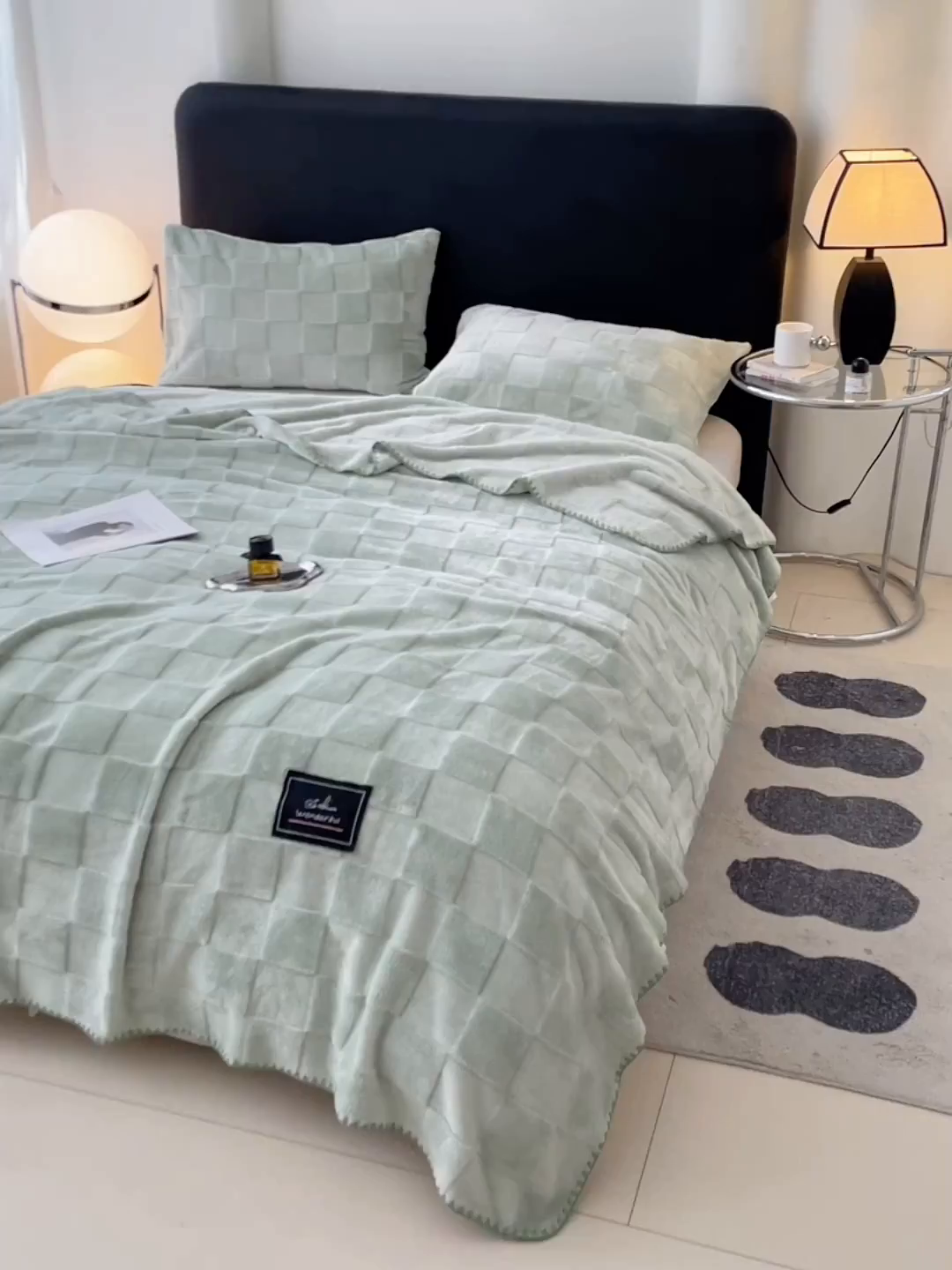 91家纺网 家纺一手货源 找家纺 楼兰公主 2025新款天鹅绒毛毯系列 浅草绿