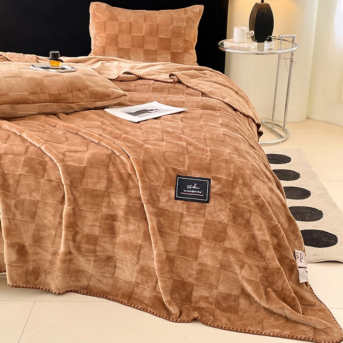 91家纺网 家纺一手货源 找家纺 楼兰公主 2025新款天鹅绒毛毯系列 深咖