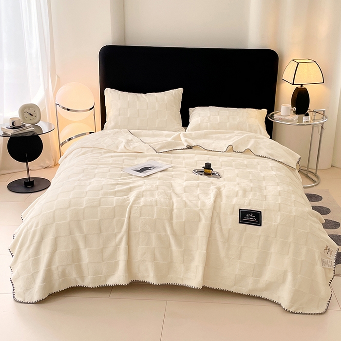 楼兰公主 2025新款天鹅绒毛毯系列 月光白