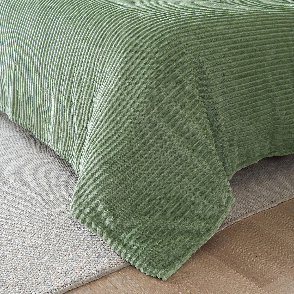 91家纺网 家纺一手货源 找家纺 （总）楼兰公主 2025新款小抽条纯色双面绒毛毯