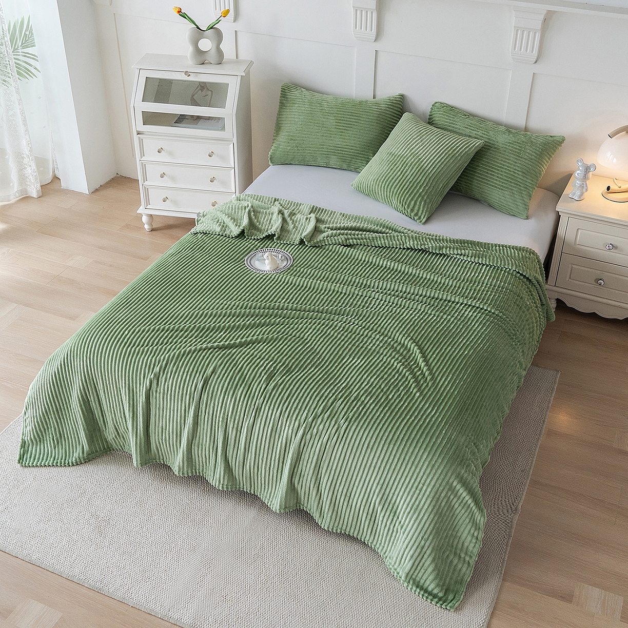 91家纺网 家纺一手货源 找家纺 楼兰公主 2025新款小抽条纯色双面绒毛毯 茶绿