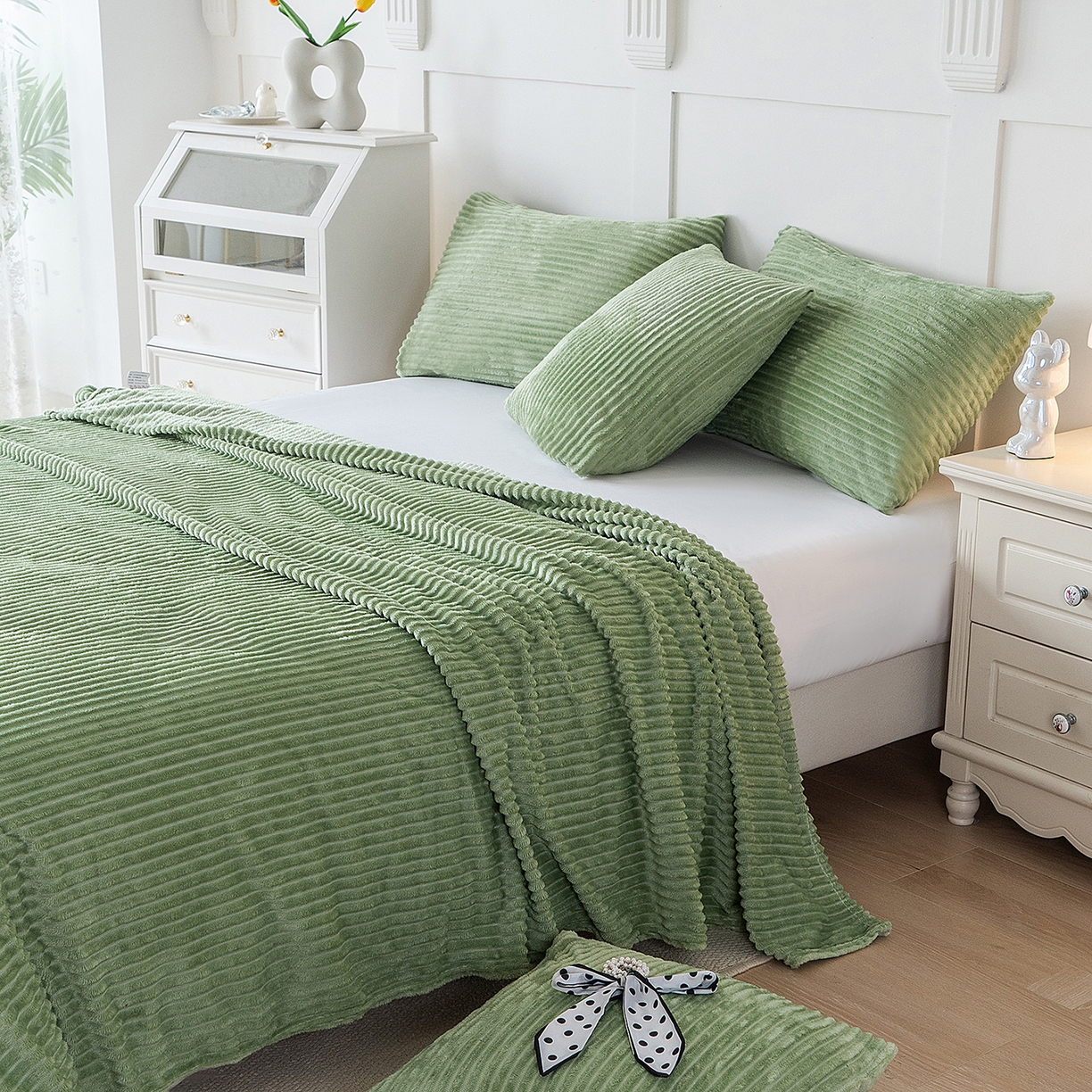 91家纺网 家纺一手货源 找家纺 楼兰公主 2025新款小抽条纯色双面绒毛毯 茶绿