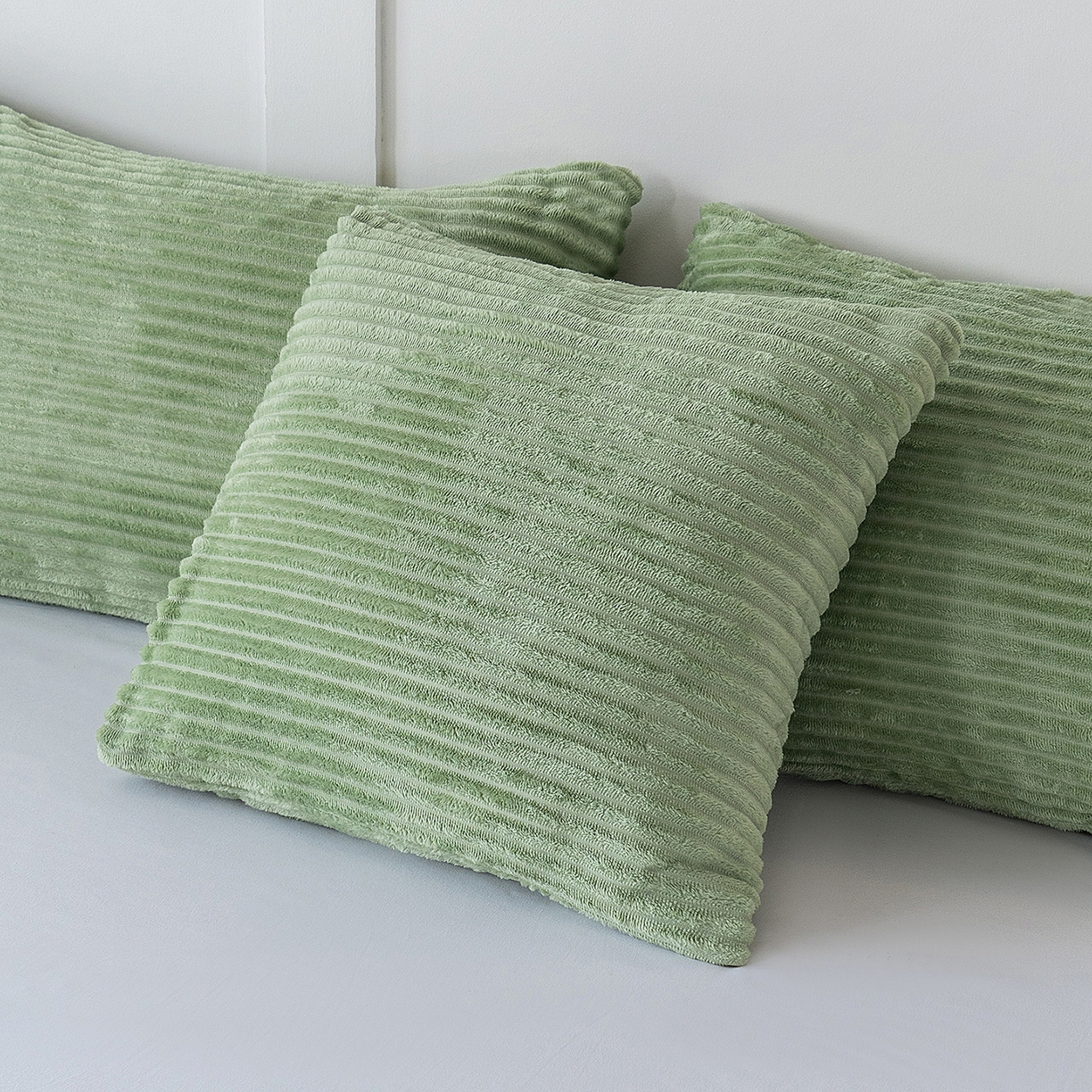 91家纺网 家纺一手货源 找家纺 楼兰公主 2025新款小抽条纯色双面绒毛毯 茶绿