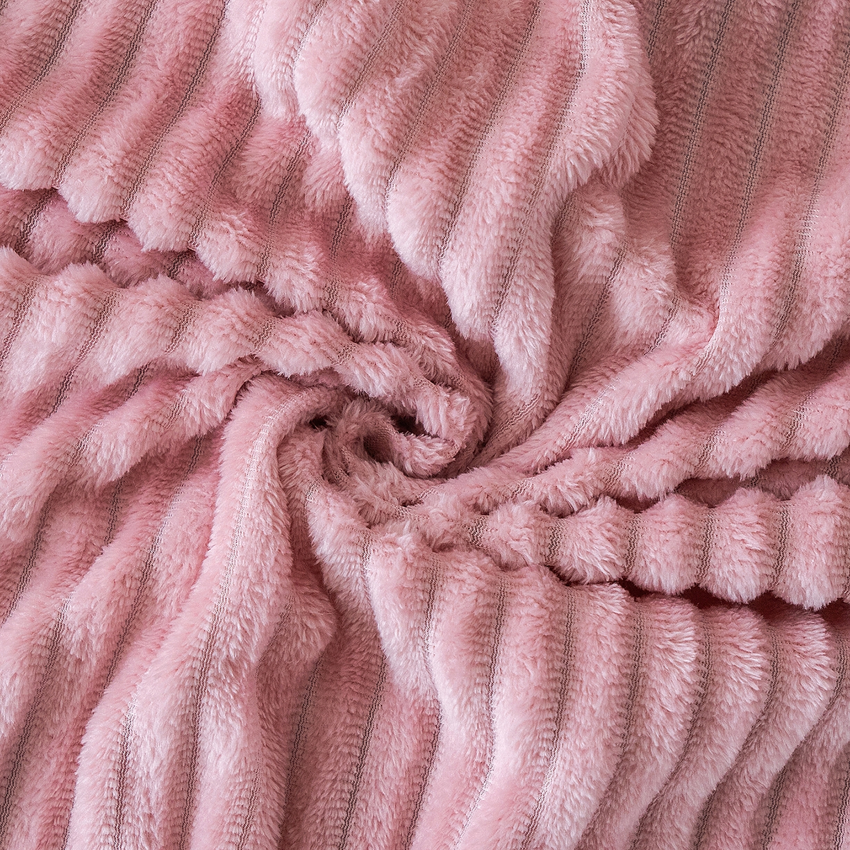 91家纺网 家纺一手货源 找家纺 楼兰公主 2025新款小抽条纯色双面绒毛毯 粉红