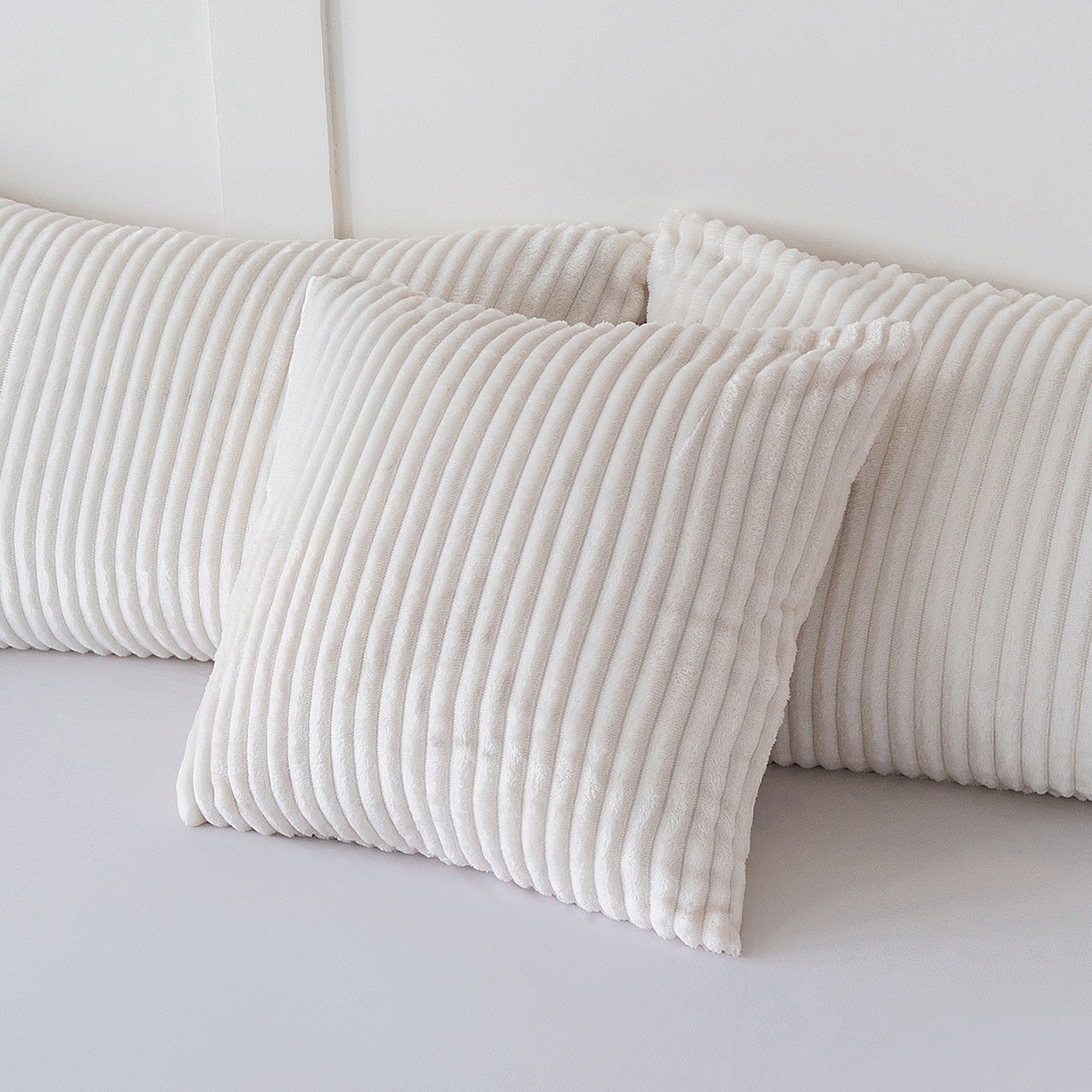 91家纺网 家纺一手货源 找家纺 楼兰公主 2025新款小抽条纯色双面绒毛毯 米白