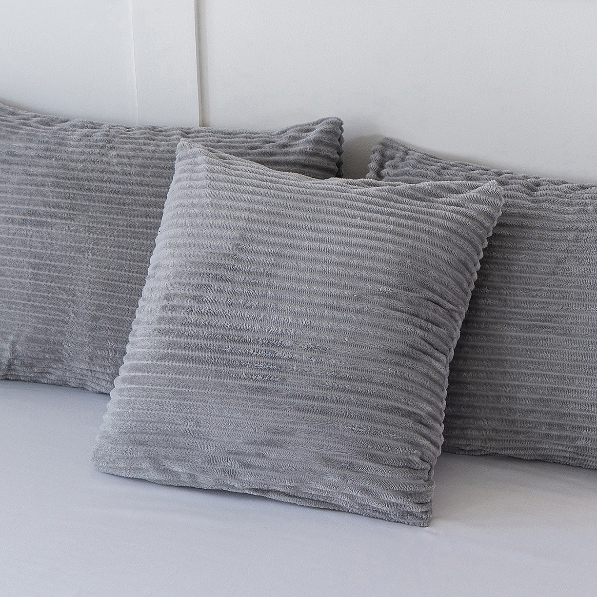 91家纺网 家纺一手货源 找家纺 楼兰公主 2025新款小抽条纯色双面绒毛毯 浅灰