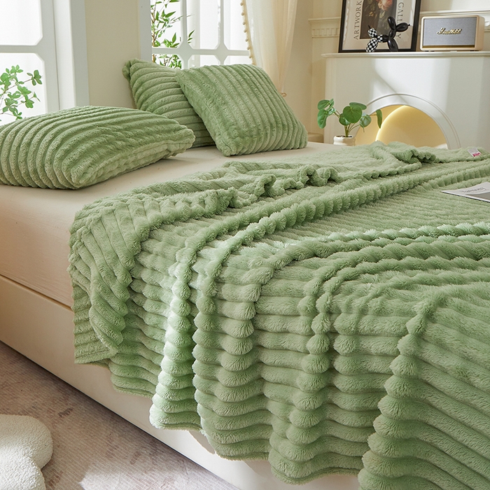 91家纺网 家纺一手货源 找家纺 （总）楼兰公主 2025新款A类兔兔绒多功能大抽条毛毯