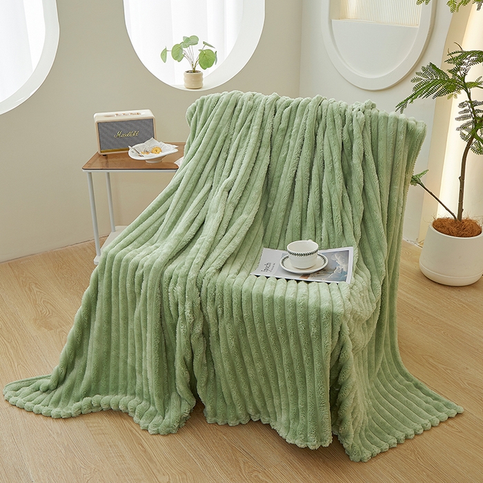 91家纺网 家纺一手货源 找家纺 楼兰公主 2025新款A类兔兔绒多功能大抽条毛毯 橄榄绿