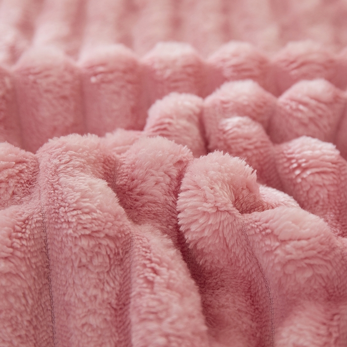 91家纺网 家纺一手货源 找家纺 楼兰公主 2025新款A类兔兔绒多功能大抽条毛毯 蜜桃粉