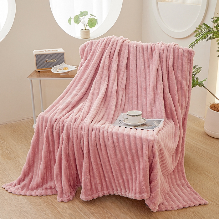 91家纺网 家纺一手货源 找家纺 楼兰公主 2025新款A类兔兔绒多功能大抽条毛毯 蜜桃粉