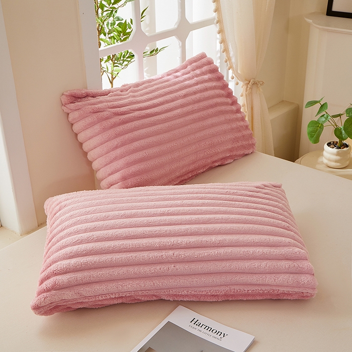 91家纺网 家纺一手货源 找家纺 楼兰公主 2025新款A类兔兔绒多功能大抽条毛毯 蜜桃粉