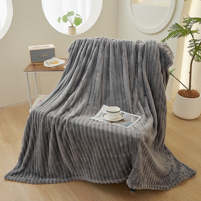 91家纺网 家纺一手货源 找家纺 楼兰公主 2025新款A类兔兔绒多功能大抽条毛毯 缥缈灰