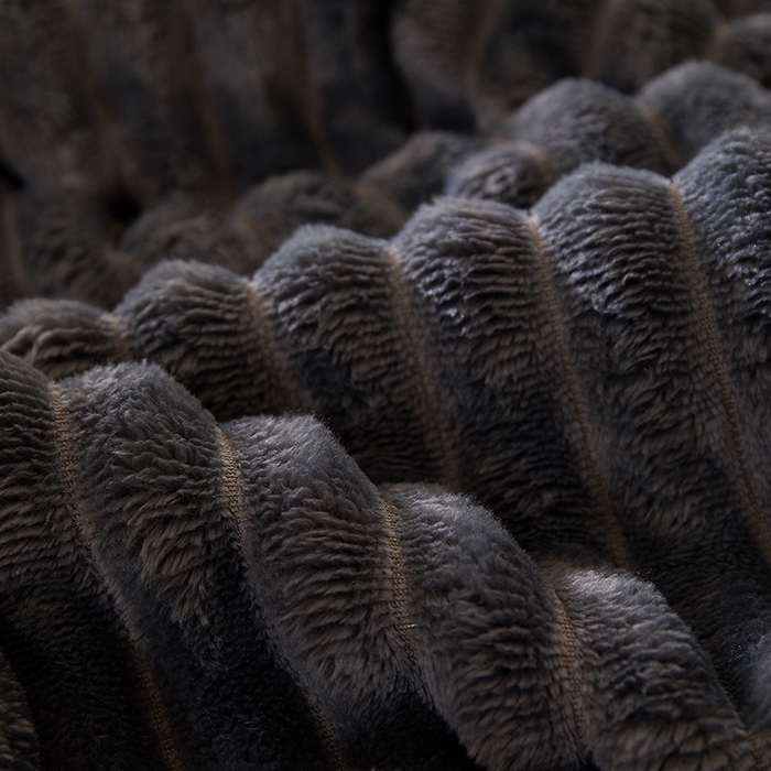 91家纺网 家纺一手货源 找家纺 楼兰公主 2025新款A类兔兔绒多功能大抽条毛毯 太空灰