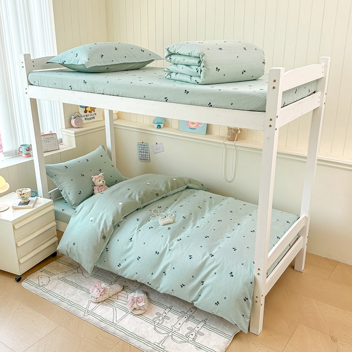 91家纺网 家纺一手货源 找家纺 2025新款学生宿舍全棉三件套 绿底蝴蝶结