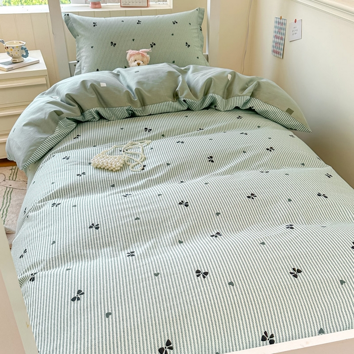 91家纺网 家纺一手货源 找家纺 2025新款学生宿舍全棉三件套 绿底蝴蝶结