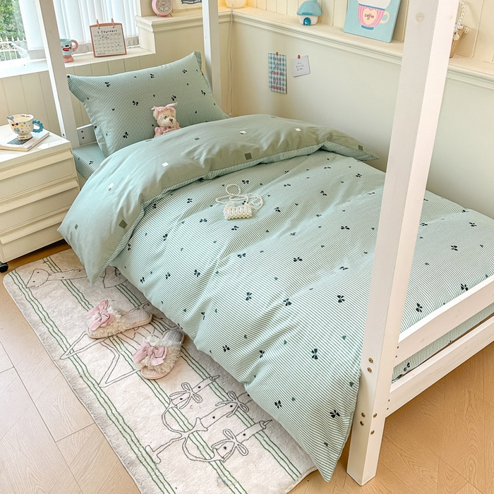 91家纺网 家纺一手货源 找家纺 2025新款学生宿舍全棉三件套 绿底蝴蝶结