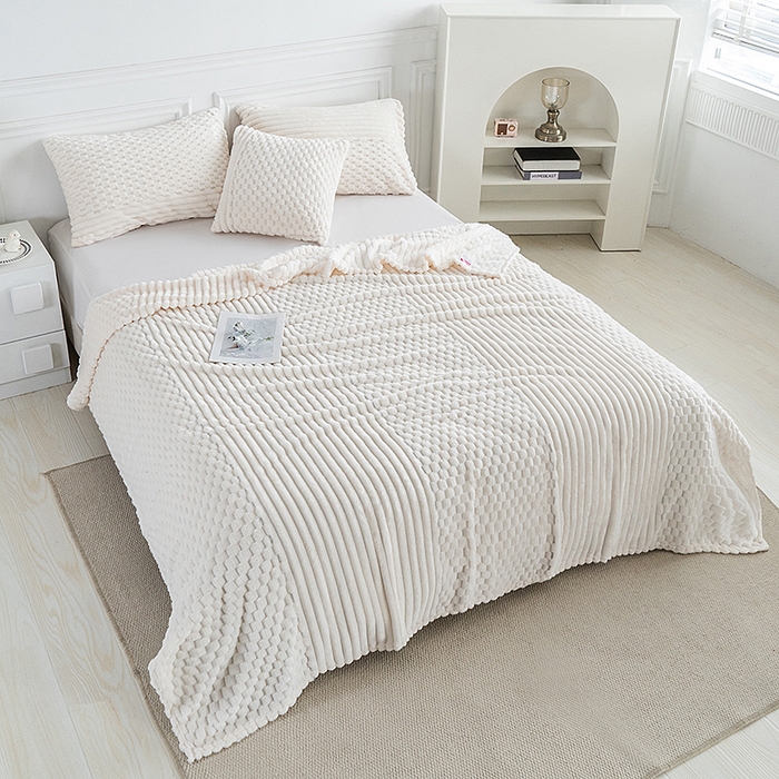 91家纺网 家纺一手货源 找家纺 楼兰公主 2025新款金龟绒多功能毛毯 金龟绒-米白