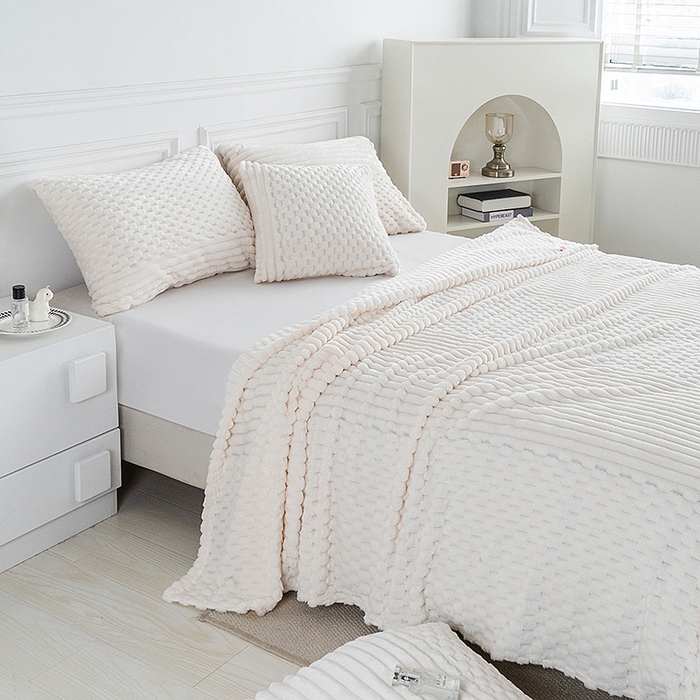 91家纺网 家纺一手货源 找家纺 楼兰公主 2025新款金龟绒多功能毛毯 金龟绒-米白