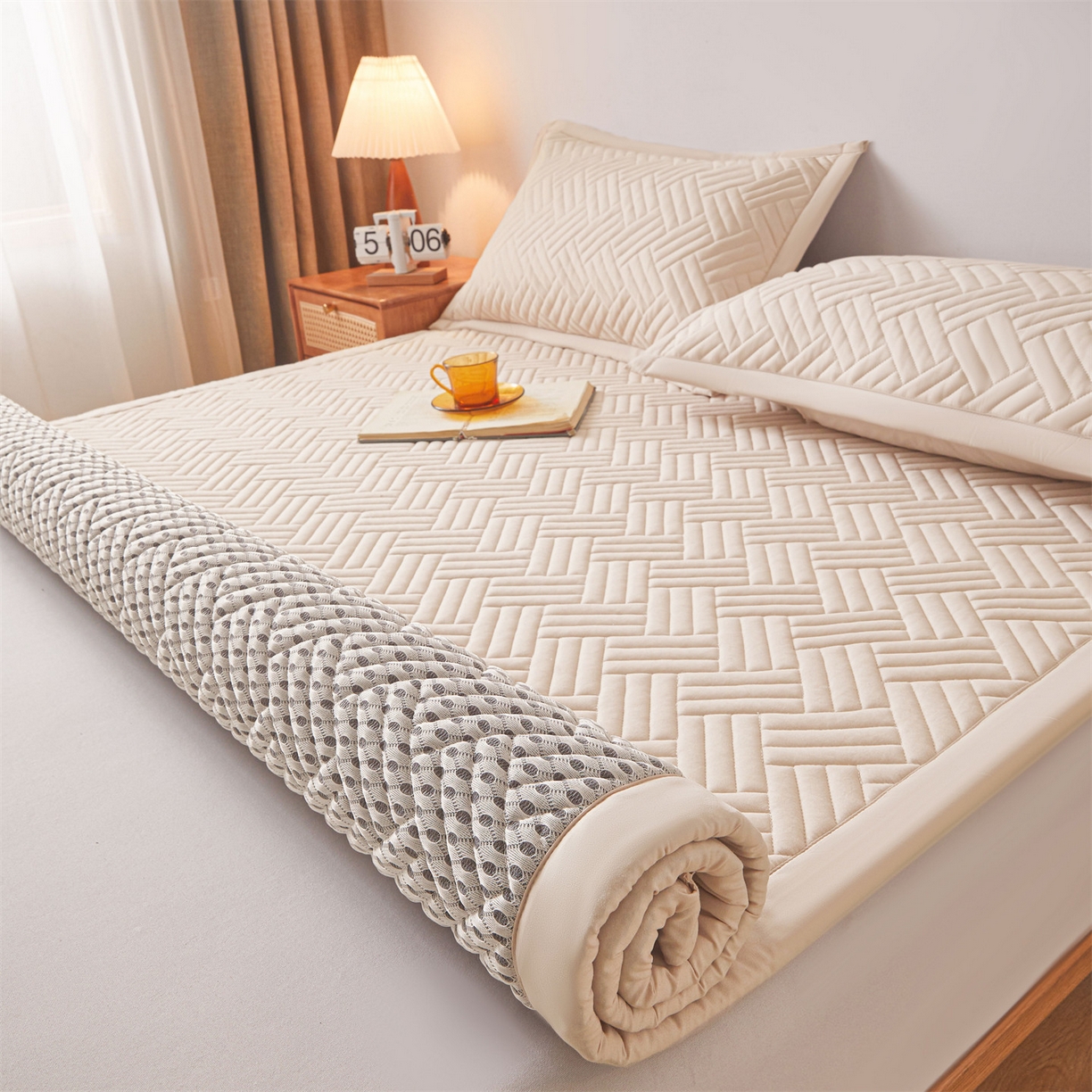 91家纺网 家纺一手货源 找家纺 雯豆家纺 2025新品四季款加厚床褥垫子床垫保护垫四季通用 摩登-奶咖