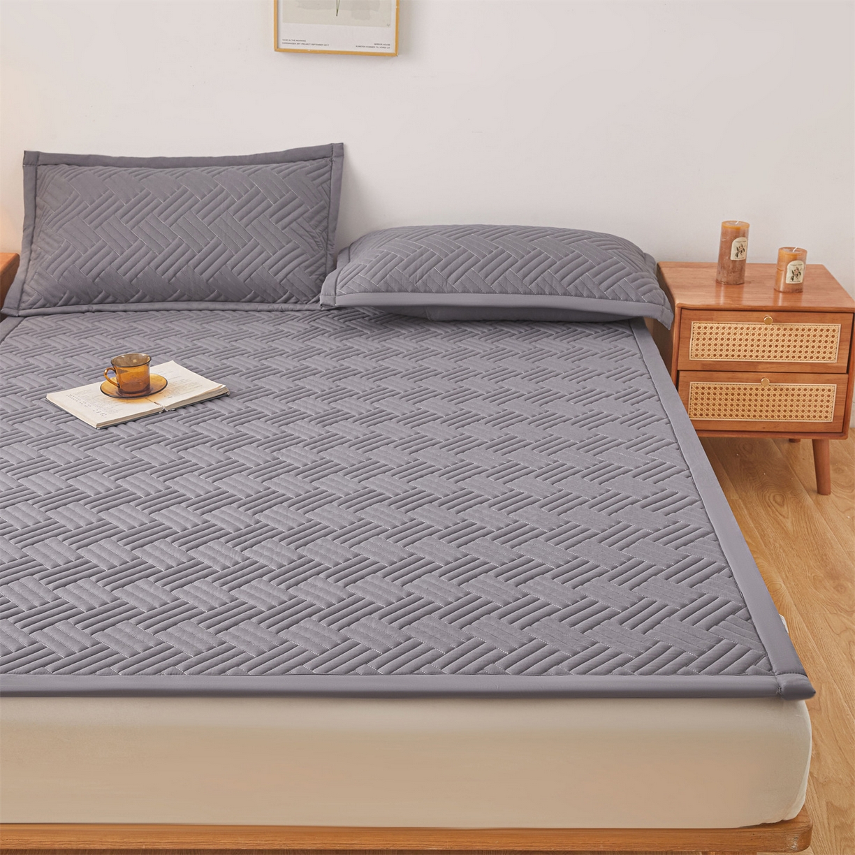 91家纺网 家纺一手货源 找家纺 雯豆家纺 2025新品四季款加厚床褥垫子床垫保护垫四季通用 摩登-深空灰