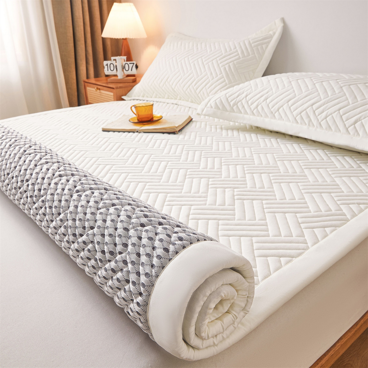 雯豆家纺 2025新品四季款加厚床褥垫子床垫保护垫四季通用 摩登-月光白