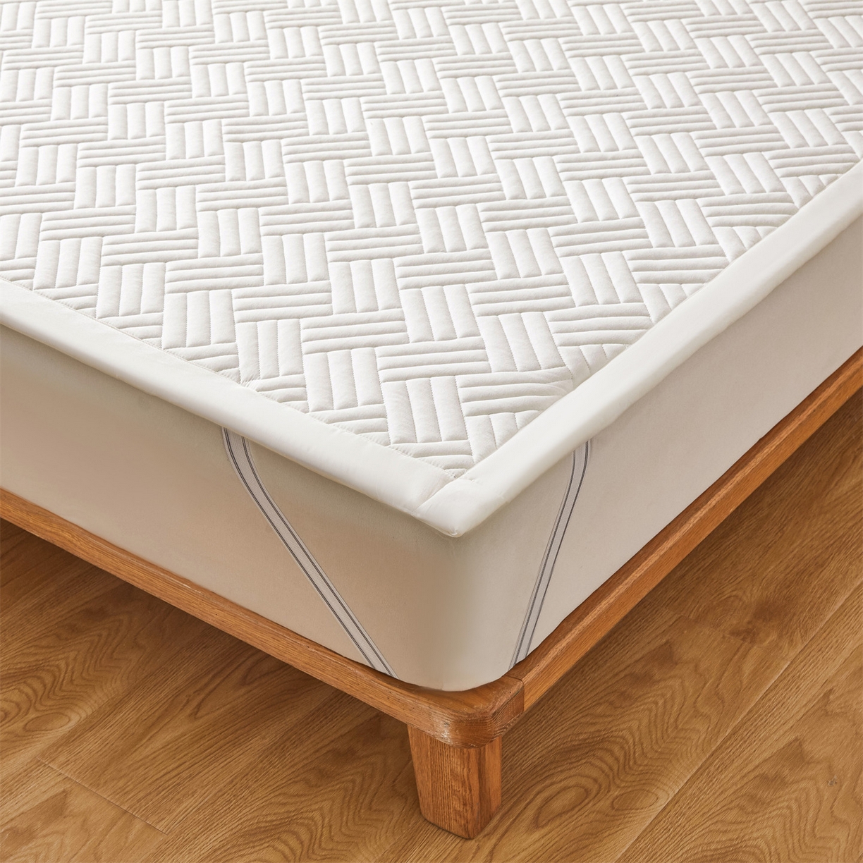 91家纺网 家纺一手货源 找家纺 雯豆家纺 2025新品四季款加厚床褥垫子床垫保护垫四季通用 摩登-月光白