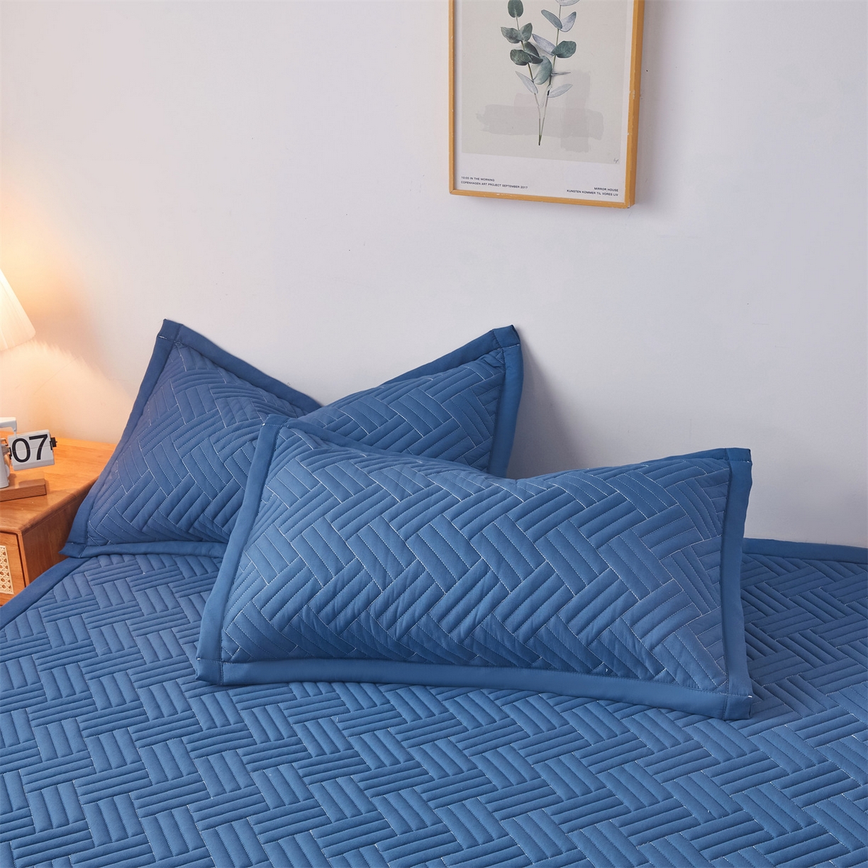 91家纺网 家纺一手货源 找家纺 雯豆家纺 2025新品四季款加厚床褥垫子床垫保护垫四季通用 摩登-黛蓝